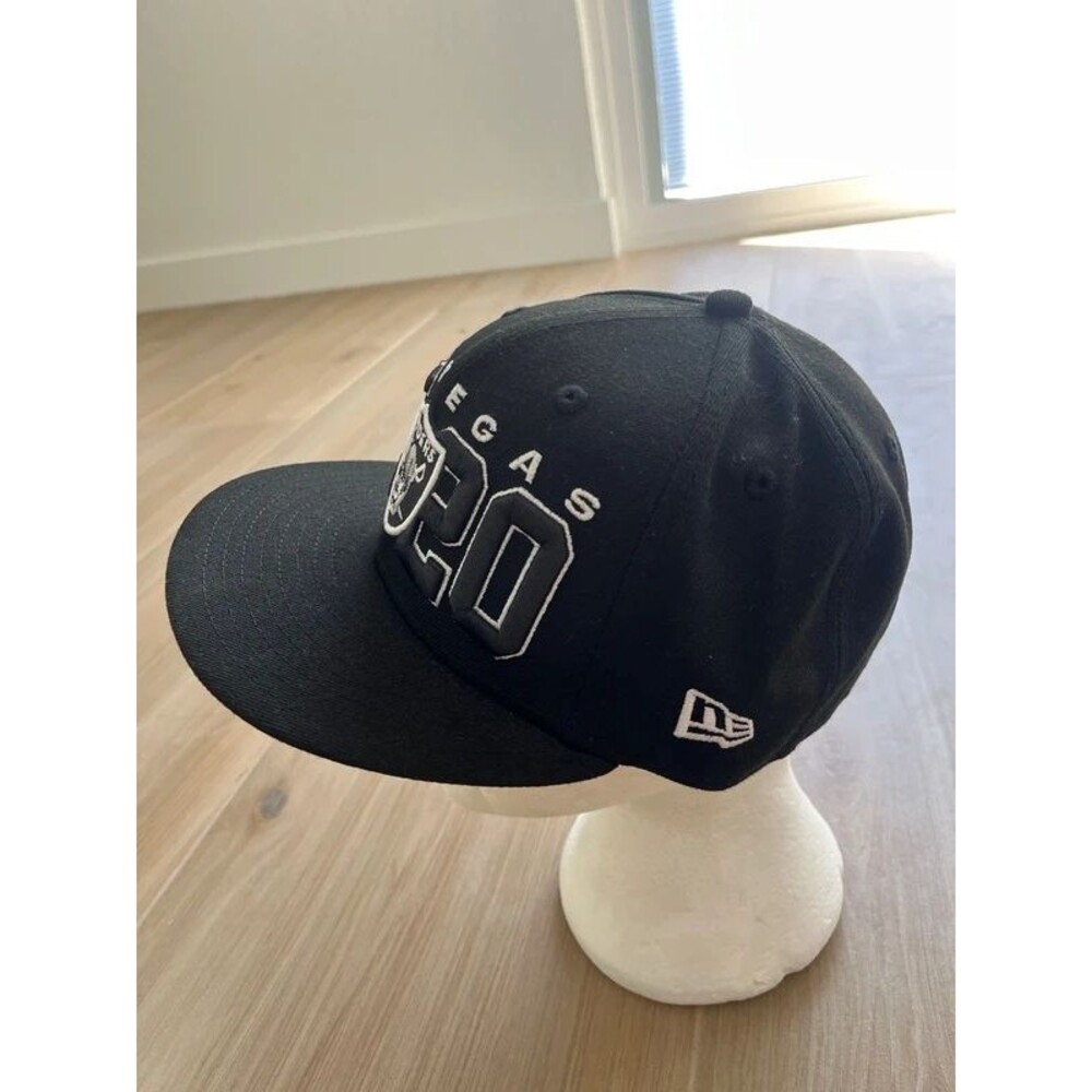 Baseball Caps - Picture 2 of 11